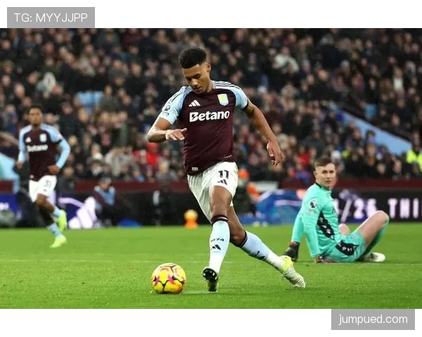 沃特金斯助攻多于进球，是否契合其锋线核心的战术定位？